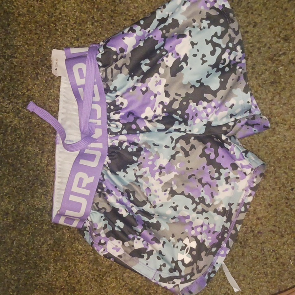Youth small under armour shorts